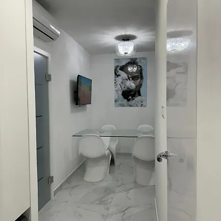 Galaxy - Futuristic Apartman