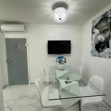 Galaxy - Futuristic Apartmán Split